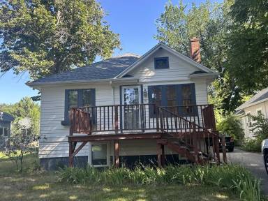 Main picture of 741 Clark Ave