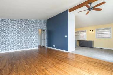 Main picture of 3025 Vogue Ave