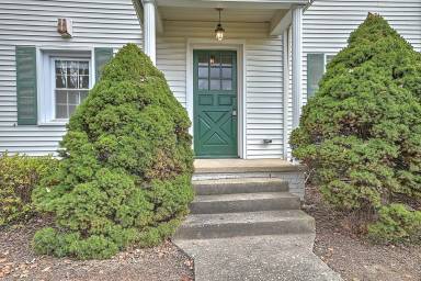 Main picture of 1392 E Center St