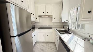 Main picture of 1508 S Beverly Glen Blvd