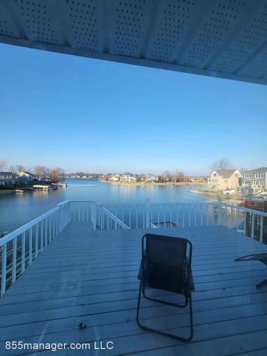 Main picture of 256 Lakeview St