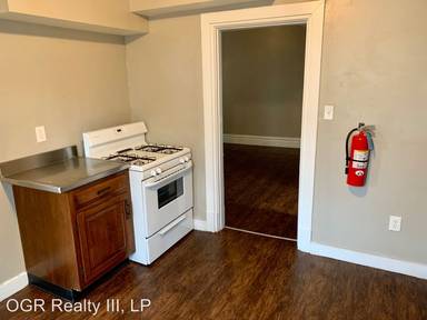 Main picture of 304 W Burgess St