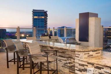 Main picture of 2201 N Lamar St