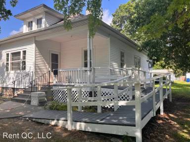 Main picture of 1856 30th St