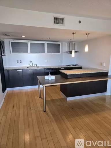 Main picture of Lakeside Crossing Condo