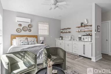 Main picture of 3319 Fayetteville St