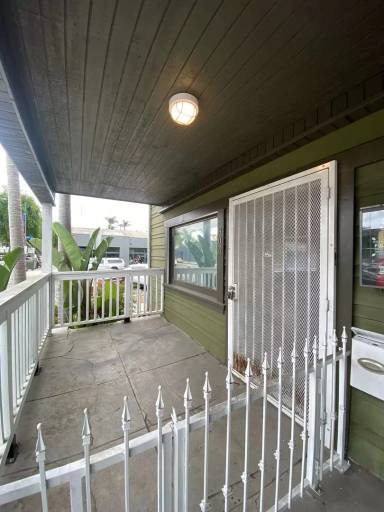 Main picture of 803 E 4th St