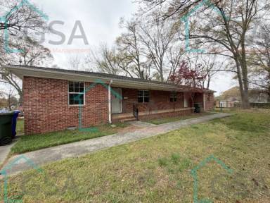 Main picture of 106 Keowee Ave