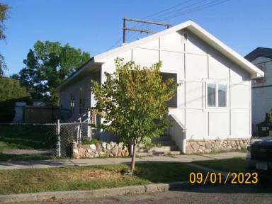 Main picture of 114 W Clark St