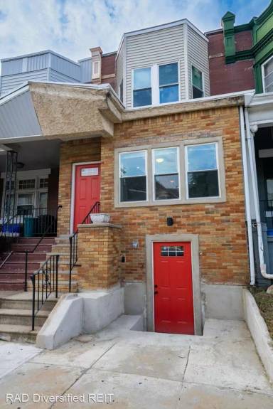 Main picture of 824 S 58th St