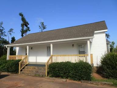 Main picture of 121 Old Corinth Rd