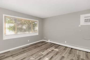 Main picture of 6061 2nd St NE