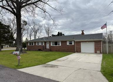 Main picture of 5525 Larry Ave