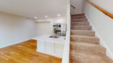 Main picture of 18 E King St