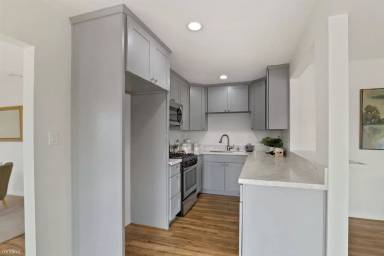 Main picture of 875 Jefferson Ave