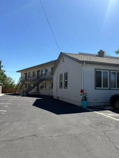Main picture of 404 Highland Ave