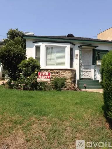 Main picture of 807 N Detroit St