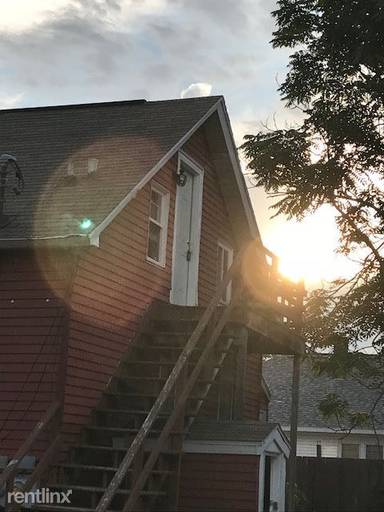 Main picture of 861 Washington Ave