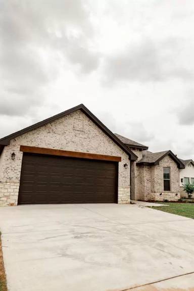 Main picture of 5710 117th St