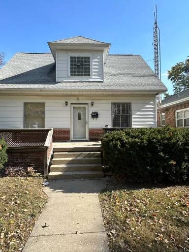 Main picture of 2142 Yale Blvd