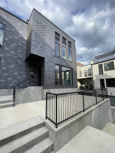 Main picture of 215 N Sarah St