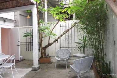 Main picture of Very cool space! 946sf! Private patio! 1 MONTH FREE!