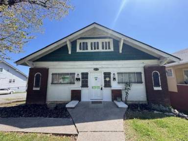 Main picture of 3224 E 5th Ave