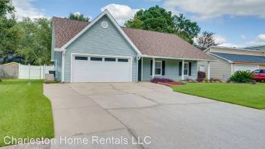 Main picture of 111 Hopper Dr