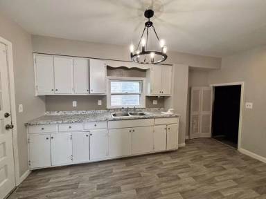 Main picture of 707 Federal St