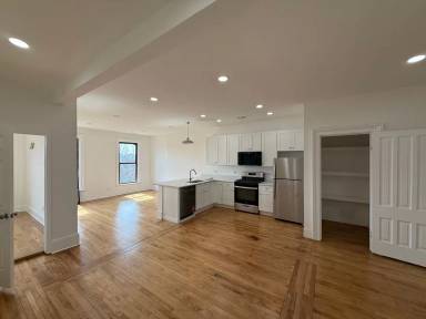 Main picture of 1916 S Canalport Ave