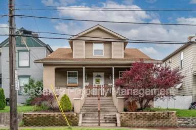 Main picture of 904 Penn Ave