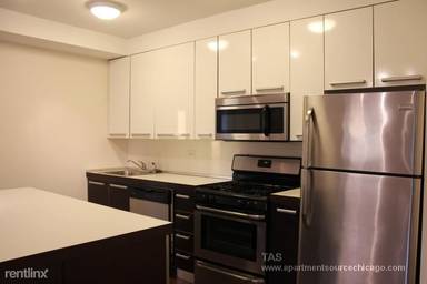 Main picture of 1544 W Glenlake Ave Apartments