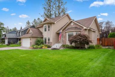 Main picture of 5805 W Excell Ave