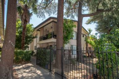 Main picture of 5734 Hazeltine Ave