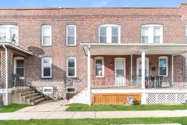 Main picture of 10 W 8th St