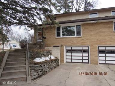 Main picture of 1025 36th Ave NE