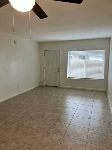 Main picture of 925 W Peoria Ave Apartments