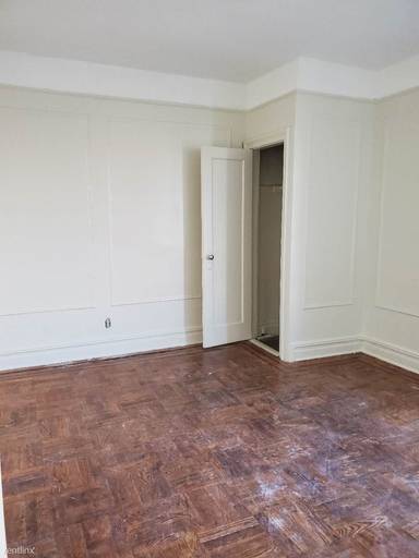 Main picture of 1432 W 5th St