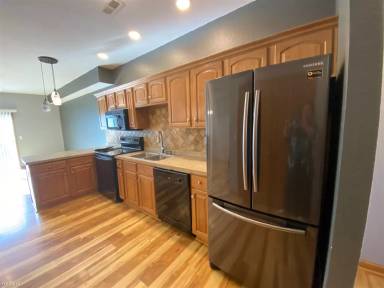 Main picture of 834 S Woodson Ct