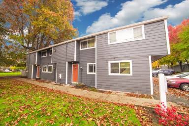 Main picture of MAPLE VIEW APARTMENTS