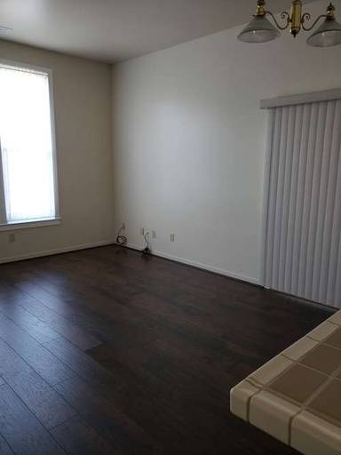 Main picture of 818 Center St