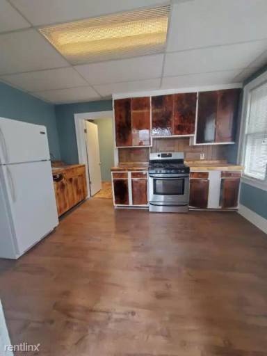 Main picture of 24 16th Ave N