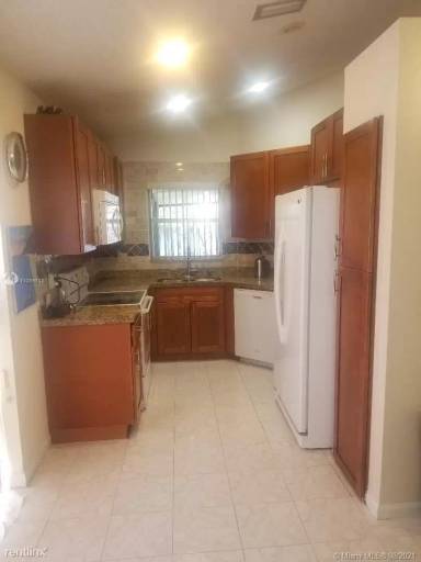 Main picture of 2851 River Run Cir W