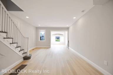Main picture of 7264 N 21st St