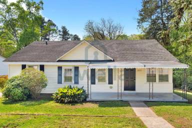 Main picture of 300 E Oneal St