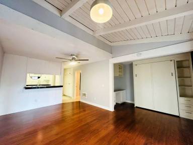 Main picture of MacArthur Village Condominiums