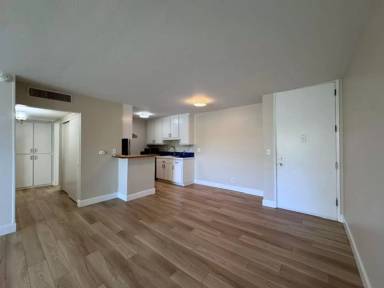 Main picture of 527 N Bellflower Blvd