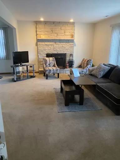 Main picture of 8821 N Greenwood Ave