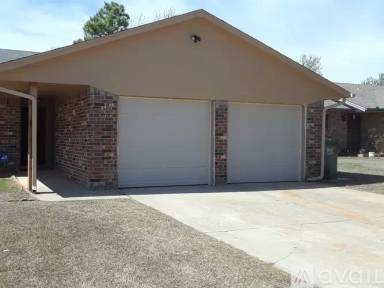 Main picture of 802 Lancaster Dr