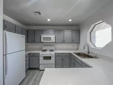 Main picture of 5042 S Rainbow Blvd